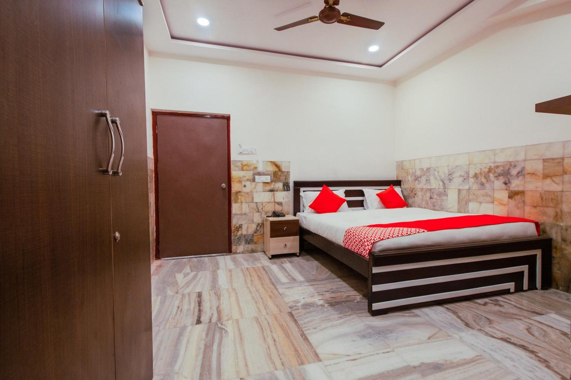 Super Hotel O Holiday Rani Gunj Opp Punjab National Bank Secunderabad Bagian luar foto