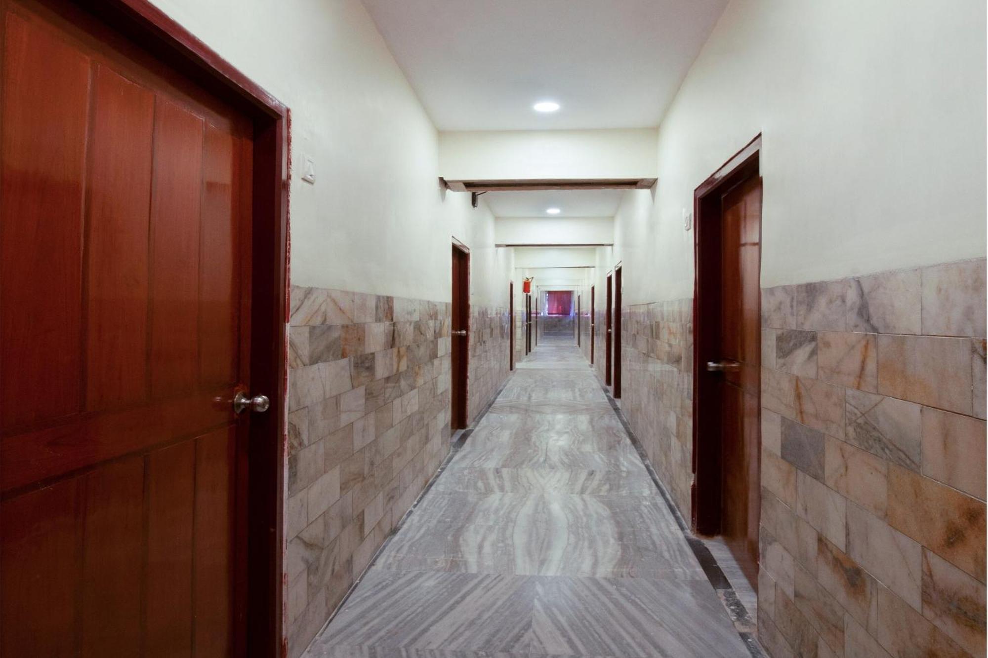 Super Hotel O Holiday Rani Gunj Opp Punjab National Bank Secunderabad Bagian luar foto