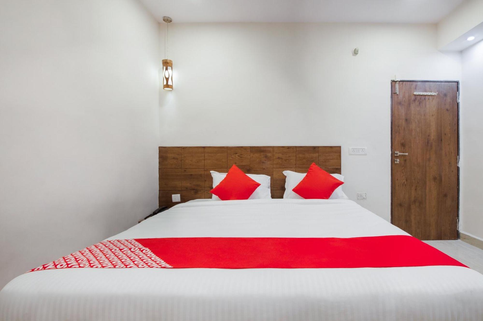 Super Hotel O Holiday Rani Gunj Opp Punjab National Bank Secunderabad Bagian luar foto